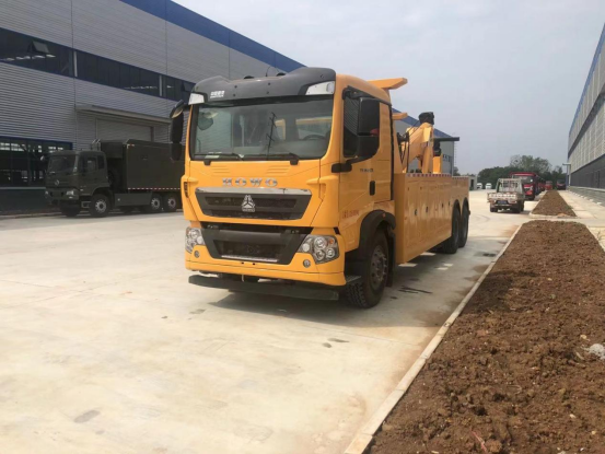 國六重汽豪沃拖吊聯體黃牌清障車